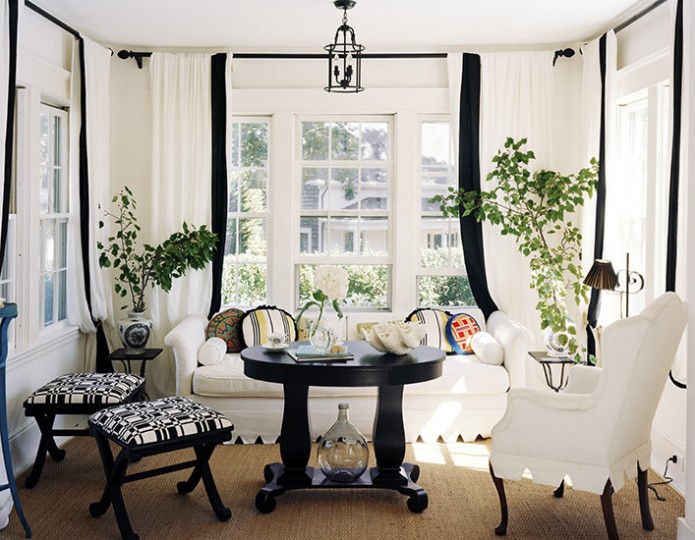 black-and-white-living-room