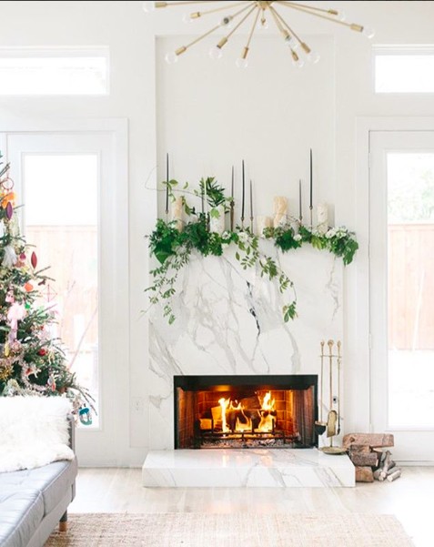 lonny-christmas-mantle